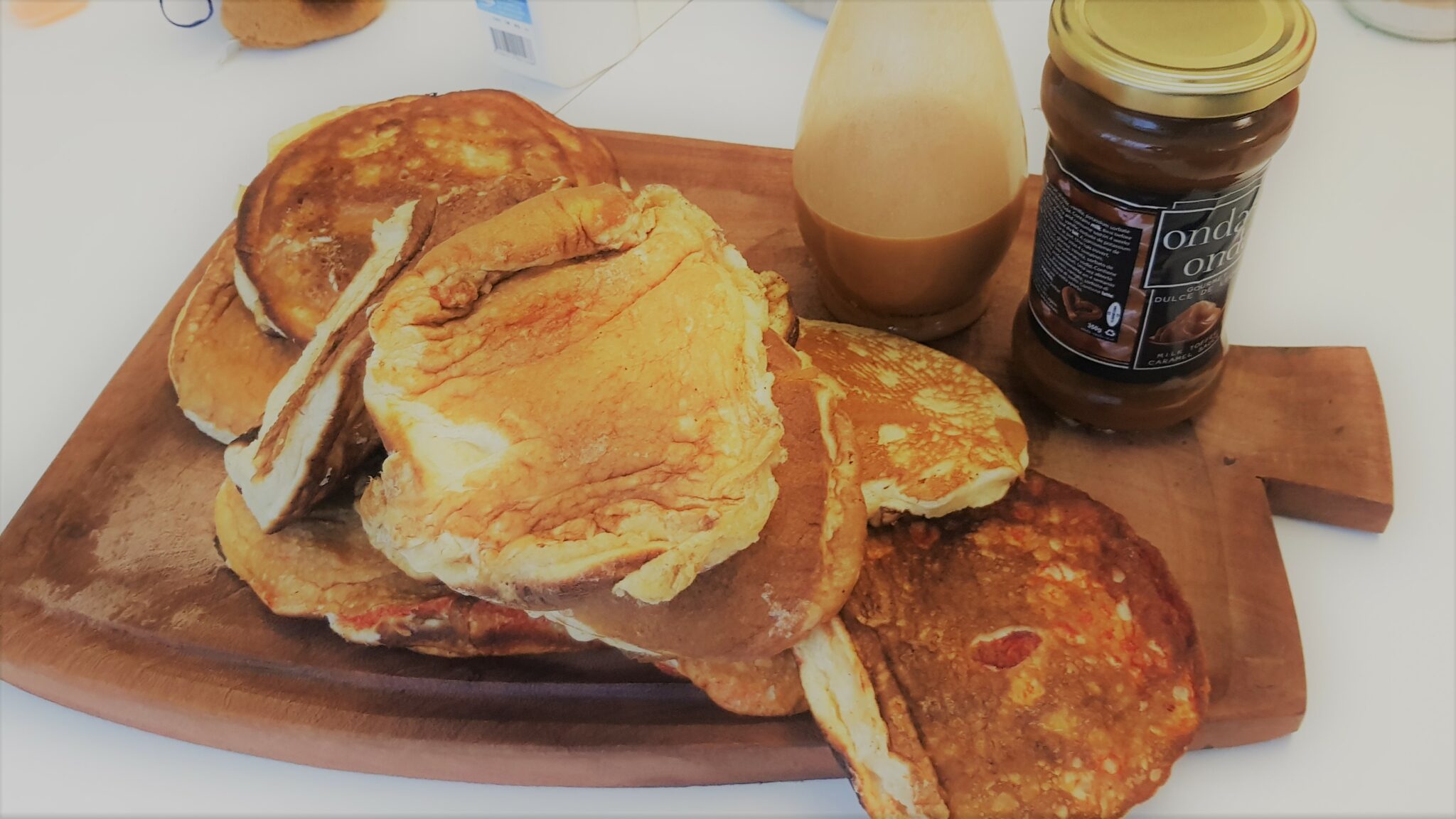 Fluffy Pancakes with Dulce de Leche Onda-Onda