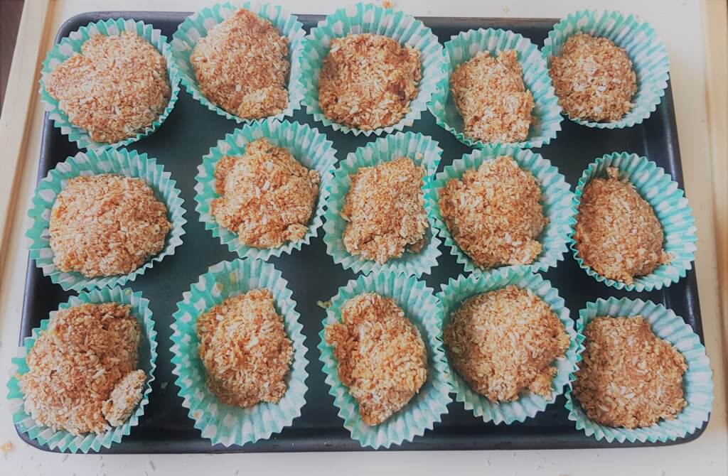 coconut and dulce de leche macaroons