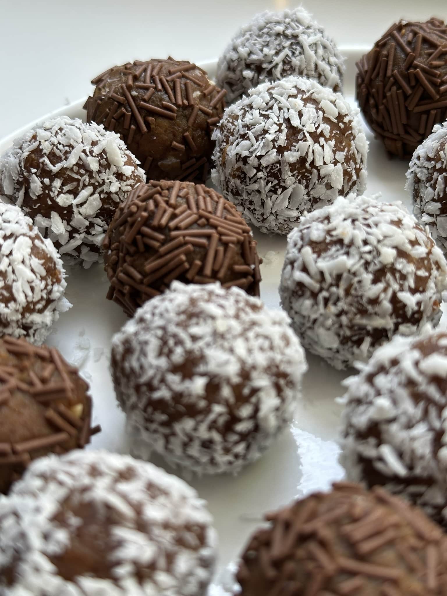 Irresistible Dulce de Leche Chocolate Truffles (Easy No-Bake Recipe)