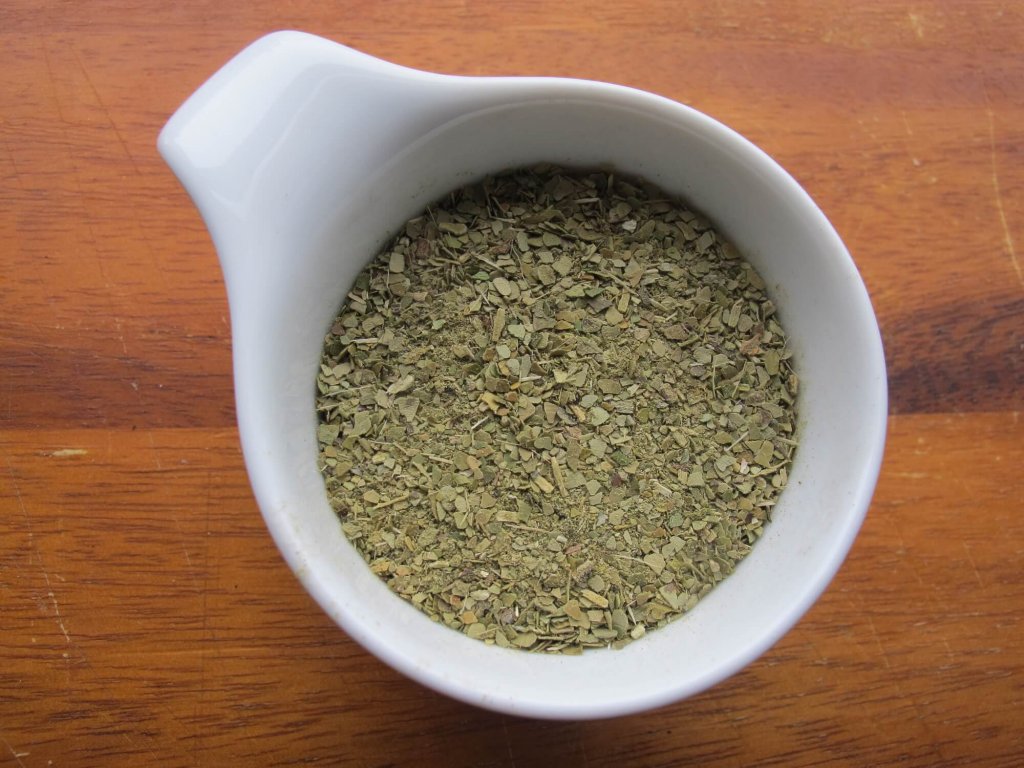 Yerba mate without stems in a cup