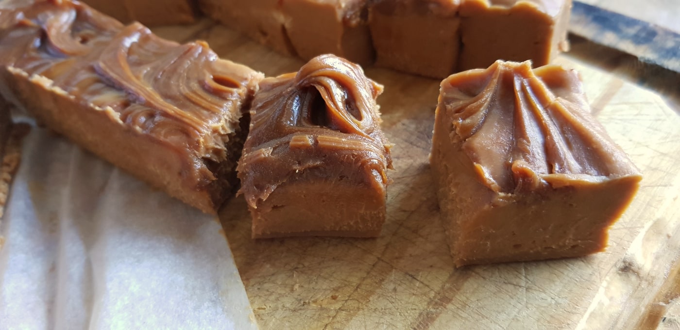 3 Ingredient Easy No Cook Dulce de Leche Fudge Recipe