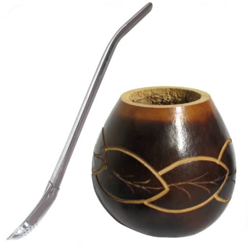 Natural gourd for yerba mate with leaf engravings